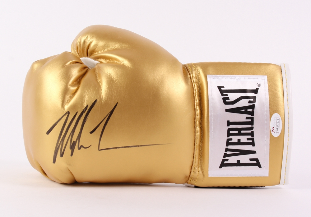 gold boxing gloves